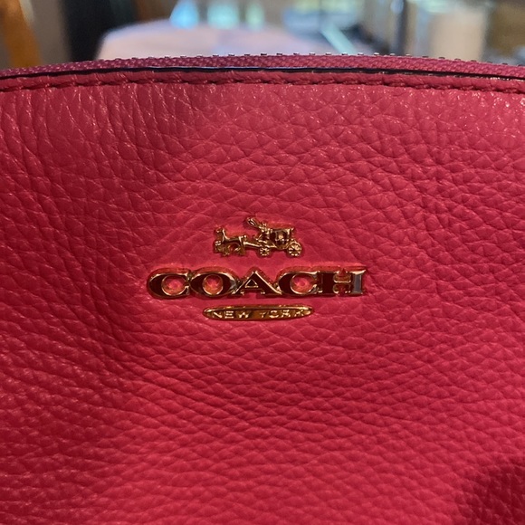 Coach Purse. Crossbody. - Picture 4 of 9